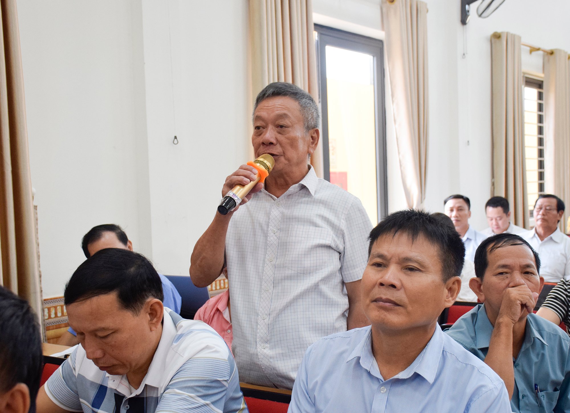 អង់គ្លេស៖ ព័ត៌មាន