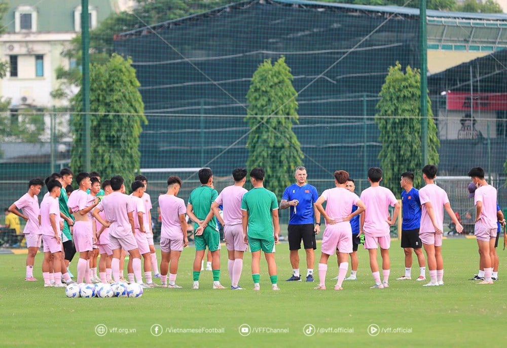U17 Vietnam trainiert in Japan zur Vorbereitung auf die Asien-Qualifikation - Foto 1