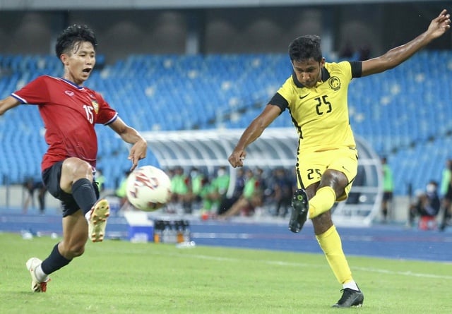 Chờ AFC ra án, đội tuyển Lào chốt danh sách bất ngờ đấu Malaysia: Có nhân vật cực đặc biệt- Ảnh 1.