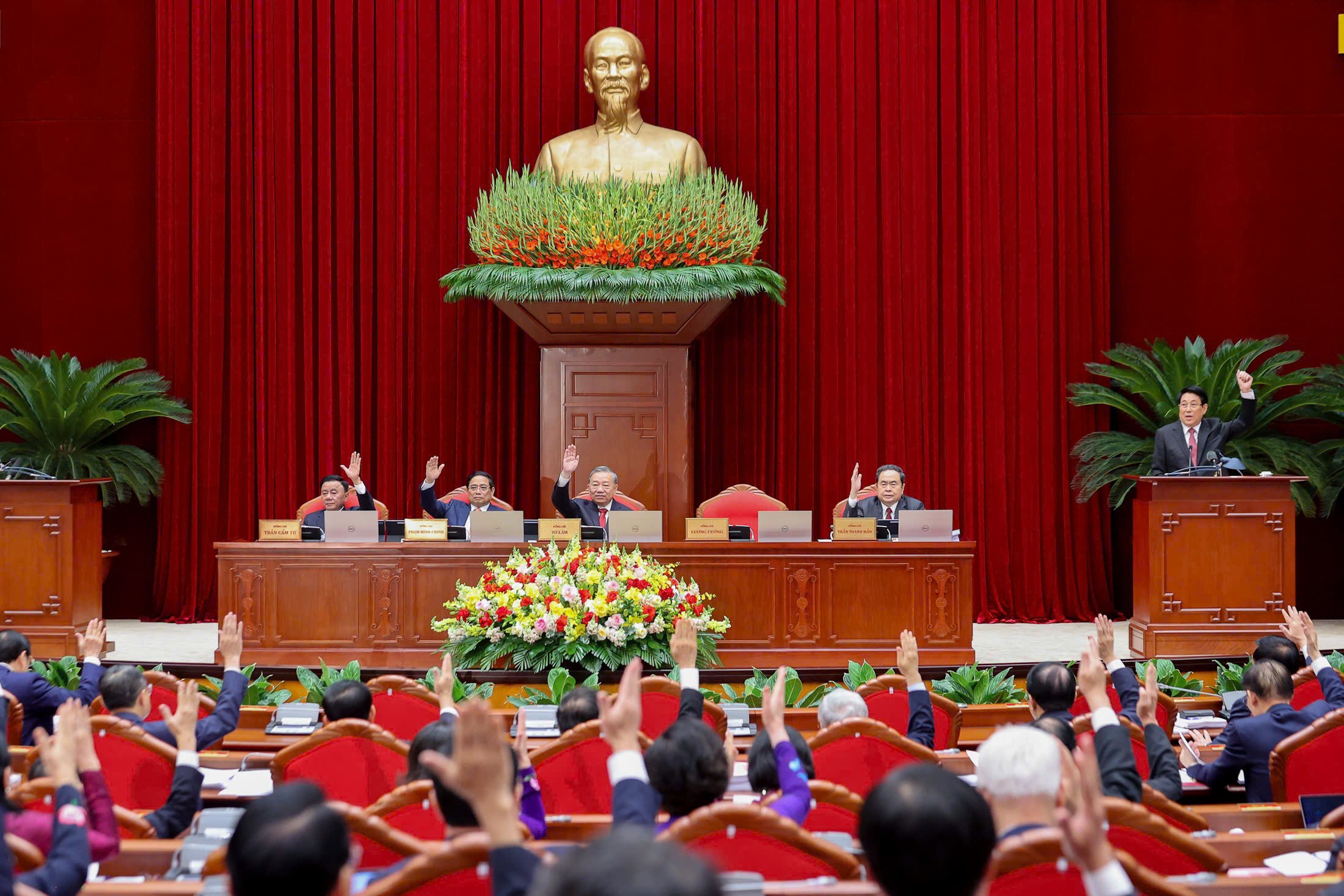 Khai mạc Hội nghị Trung ương 13: Lấy phiếu giới thiệu nhân sự khóa XIV - Ảnh 3.