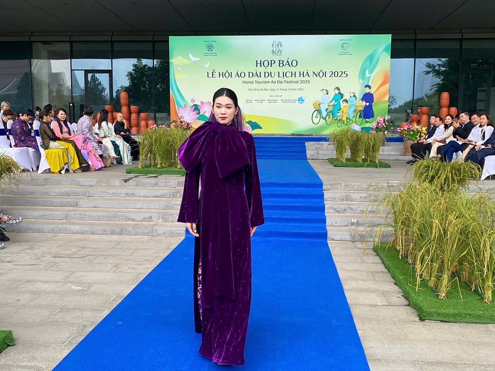 Hanoi Tourism Ao Dai Festival 2025 - Vårdande kärlek till Ao Dai - foto 7