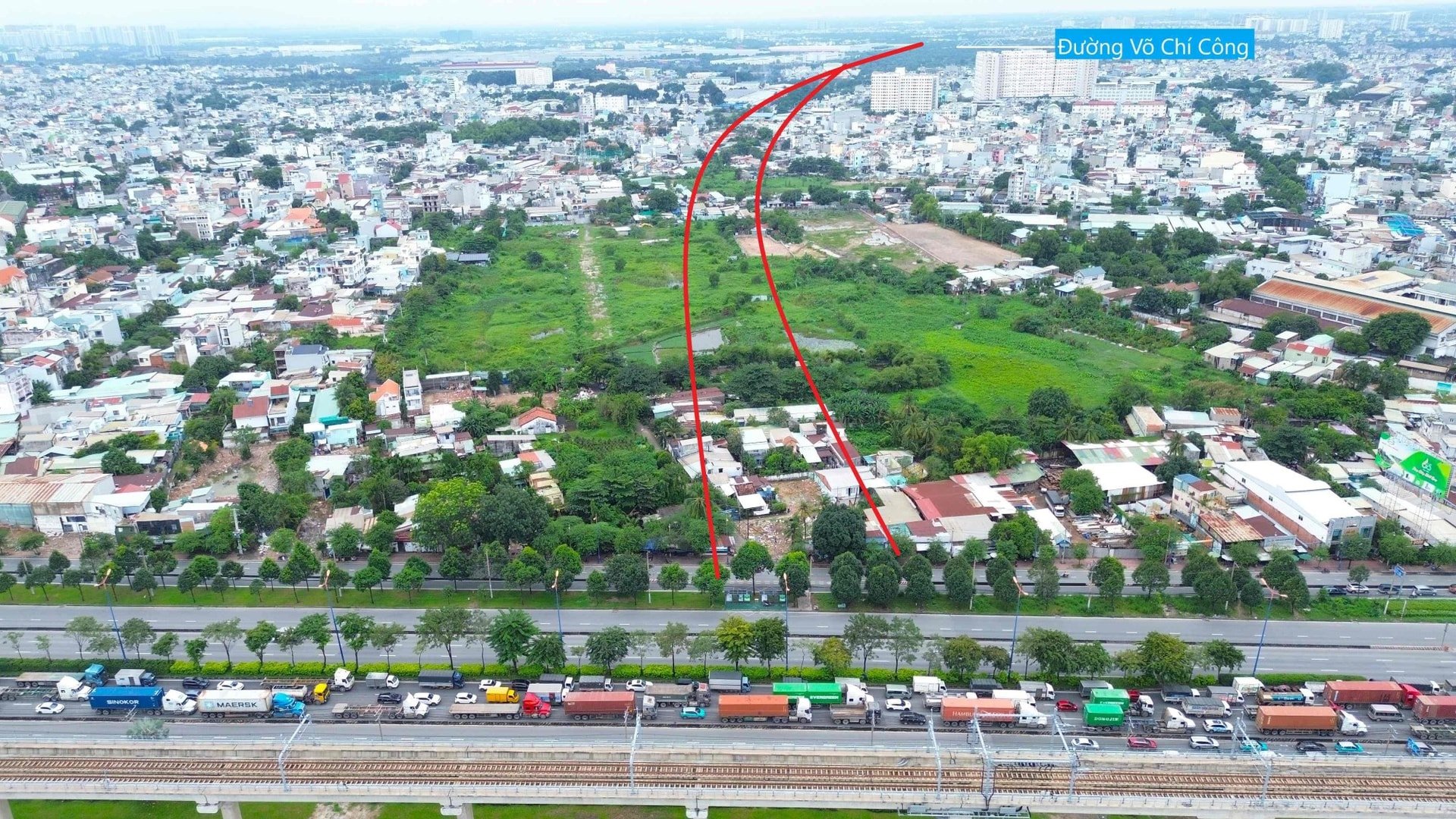 บริเวณสี่แยกบินห์ไทย และรถไฟใต้ดินสายเบ๊นถั่น-ซั่วเตี่ยน