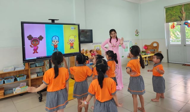 Tiếng Anh thành ngôn ngữ thứ hai: Giáo viên cũng cần phải học - Ảnh 2.