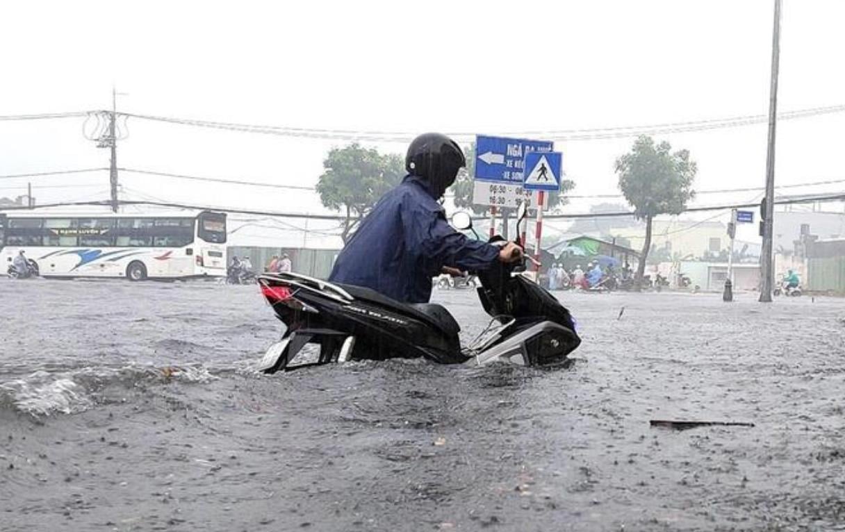 Прогноз погоди на 1 листопада: Холодний дощ у багатьох місцях на півночі, сильний дощ у центральному регіоні. (Ілюстративне фото: Чау Тху)