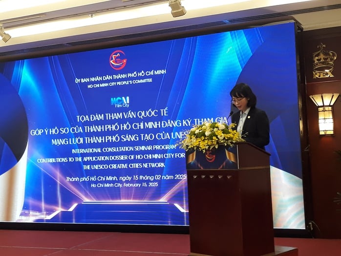 Bà Trần Thị Diệu Thúy, Phó Chủ tịch UBND TP HCM, phát biểu tại Tọa đàm tham vấn quốc tế góp ý hồ sơ của TP HCM đăng ký tham gia mạng lưới thành phố sáng tạo của UNESCO