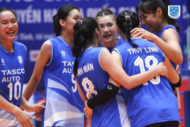 A férfi és női országos A-osztályú röplabdatorna döntőjének eldöntése: Ádáz összecsapás! - 1. kép. Xác định chung kết nam, nữ giải bóng chuyền hạng A toàn quốc: Chạm trán nảy lửa!- Ảnh 1.