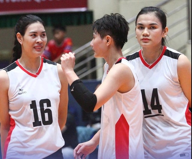 A férfi és női országos A-osztályú röplabdatorna döntőjének eldöntése: Ádáz összecsapás! - 2. kép. Xác định chung kết nam, nữ giải bóng chuyền hạng A toàn quốc: Chạm trán nảy lửa!- Ảnh 2.