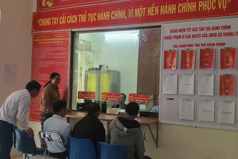 পাহাড়ি এলাকায় পেশাদার কর্মীর ঘাটতির