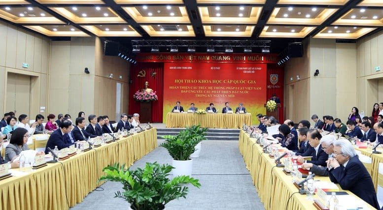 Rà soát, hoàn thiện hệ thống pháp luật, bảo đảm bao phủ các lĩnh vực mới nổi, xu hướng phát triển mới- Ảnh 3. Rà soát, hoàn thiện hệ thống pháp luật, bảo đảm bao phủ các lĩnh vực mới nổi, xu hướng phát triển mới- Ảnh 3.