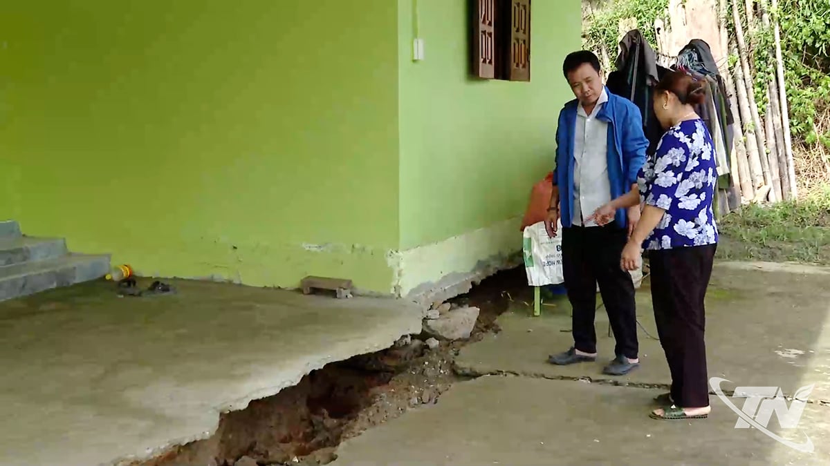 ເຮືອນ​ຂອງ​ຄອບ​ຄົວ​ນາງ ລີ​ທິ​ສາ ຢູ່​ບ້ານ​ນາ​ໂຄ, ຕາ​ແສງ ບາ​ເບ, ແມ່ນ​ມີ​ຄວາມ​ສ່ຽງ​ທີ່​ຈະ​ພັງ​ທະ​ລາຍ.