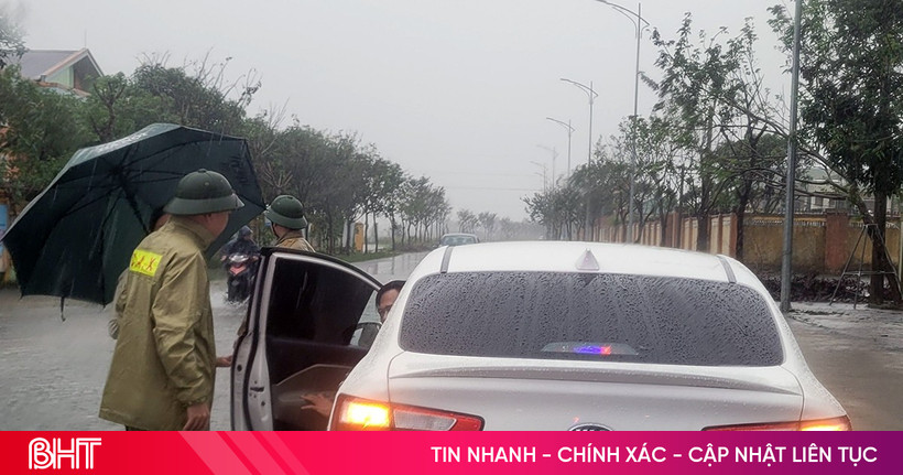 Toàn cảnh mưa lũ ở Hà Tĩnh: Nước sông đang lên, cảnh báo ngập lụt diện rộng