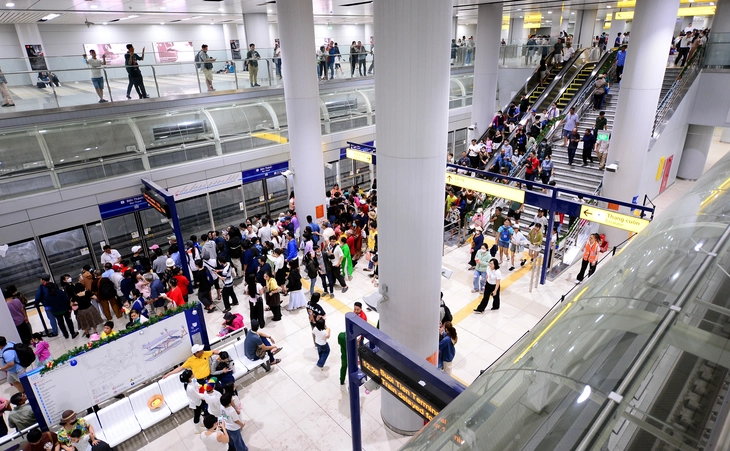 Ben Thanh - unterirdisches Raumfahrtzentrum - Foto 1. Bến Thành - Ảnh 1.