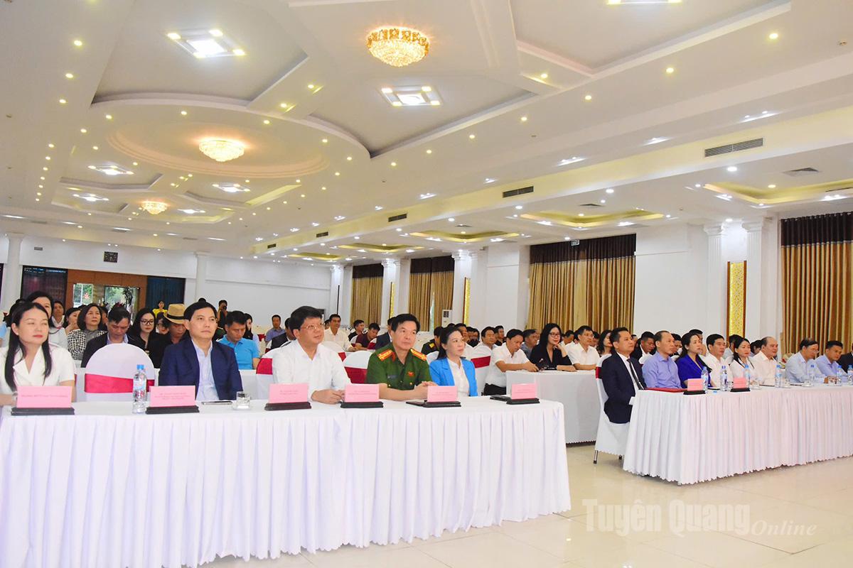 Delegater som deltar på seremonien.