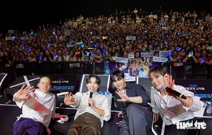 BTOB שמחים בגלל המעריצים הווייטנאמים, להקת מוזיקה קוריאנית שרה את המוזיקה של סון טונג M-TP - תמונה 1. Hàn Quốc - Ảnh 1.