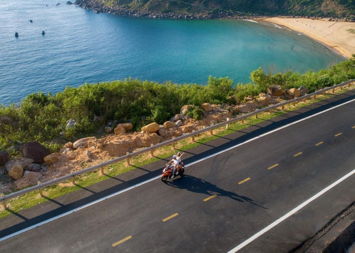 Ταξιδέψτε στο φράγμα Dong Cam με μοτοσικλέτα