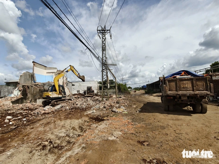 Ledaren för Lãnh đạo 'siêu ban' ở Đắk Lắk phải rời ghế do bị kỷ luật cảnh cáo - Ảnh 1.