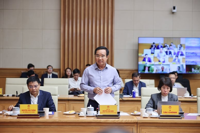 Perdana Menteri: Mulakan Pusat Kewangan Antarabangsa di Vietnam pada November - Foto 5. Thủ tướng: Đưa Trung tâm tài chính quốc tế tại Việt Nam hoạt động ngay trong tháng 11- Ảnh 5.