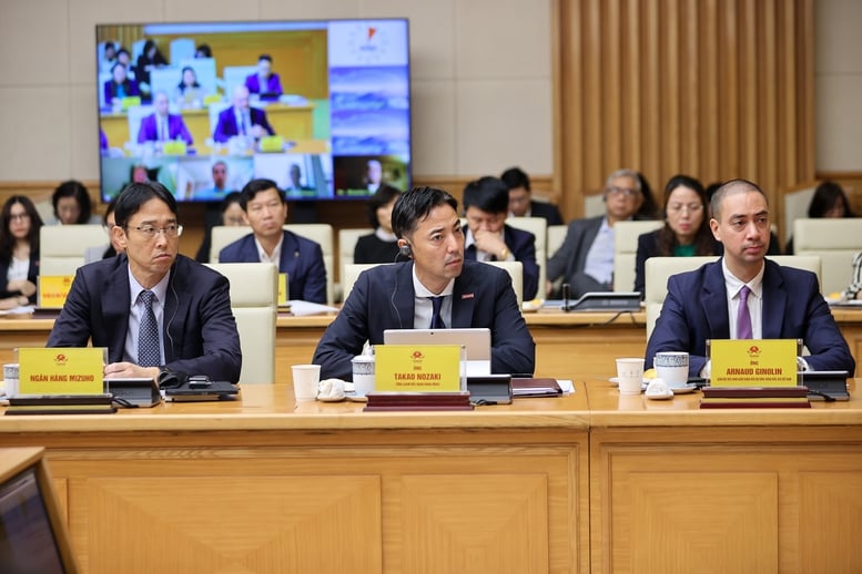 Perdana Menteri: Mulakan Pusat Kewangan Antarabangsa di Vietnam pada November - Foto 6. Thủ tướng: Đưa Trung tâm tài chính quốc tế tại Việt Nam hoạt động ngay trong tháng 11- Ảnh 6.