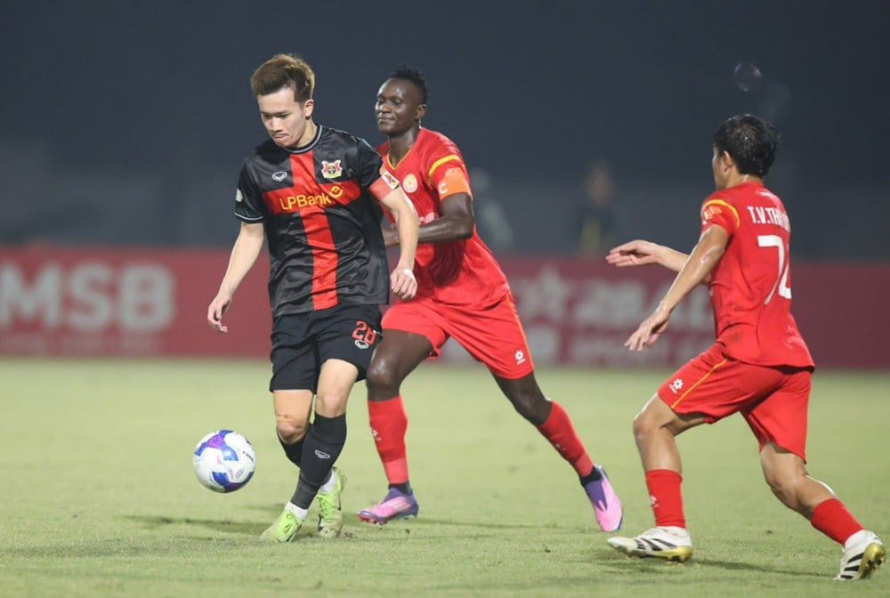 Reacties op de wedstrijd Ninh Binh vs Becamex TP.HCM, 18:00 uur op 1 november: Verzeker je van de eerste plaats - foto 2