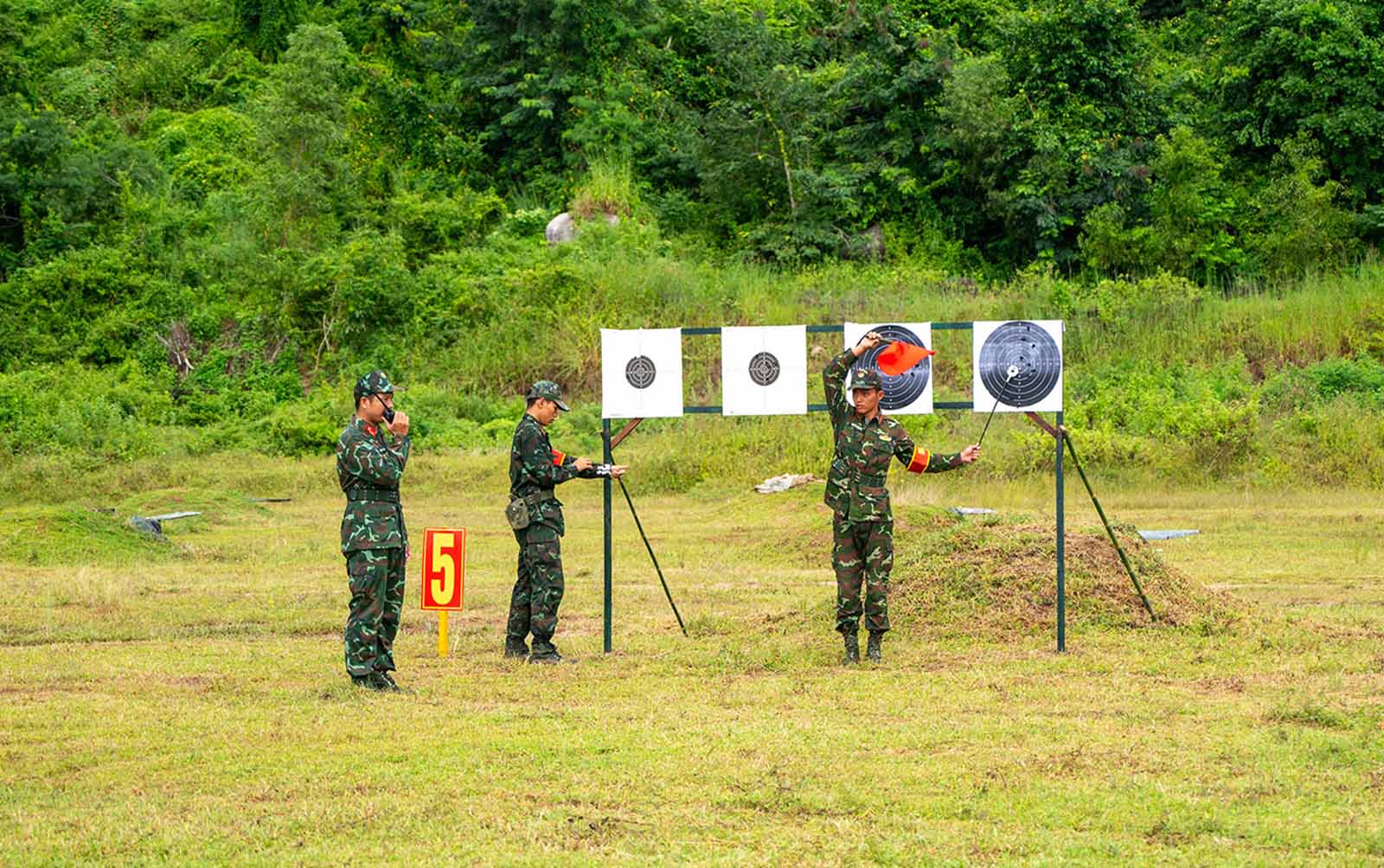 An Giang: Hoàn thành kiểm tra bắn đạn thật đối với sĩ quan, quân nhân chuyên nghiệp năm 2025