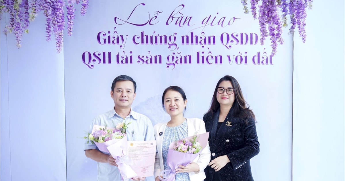 The Wisteria bàn giao sổ hồng cho cư dân