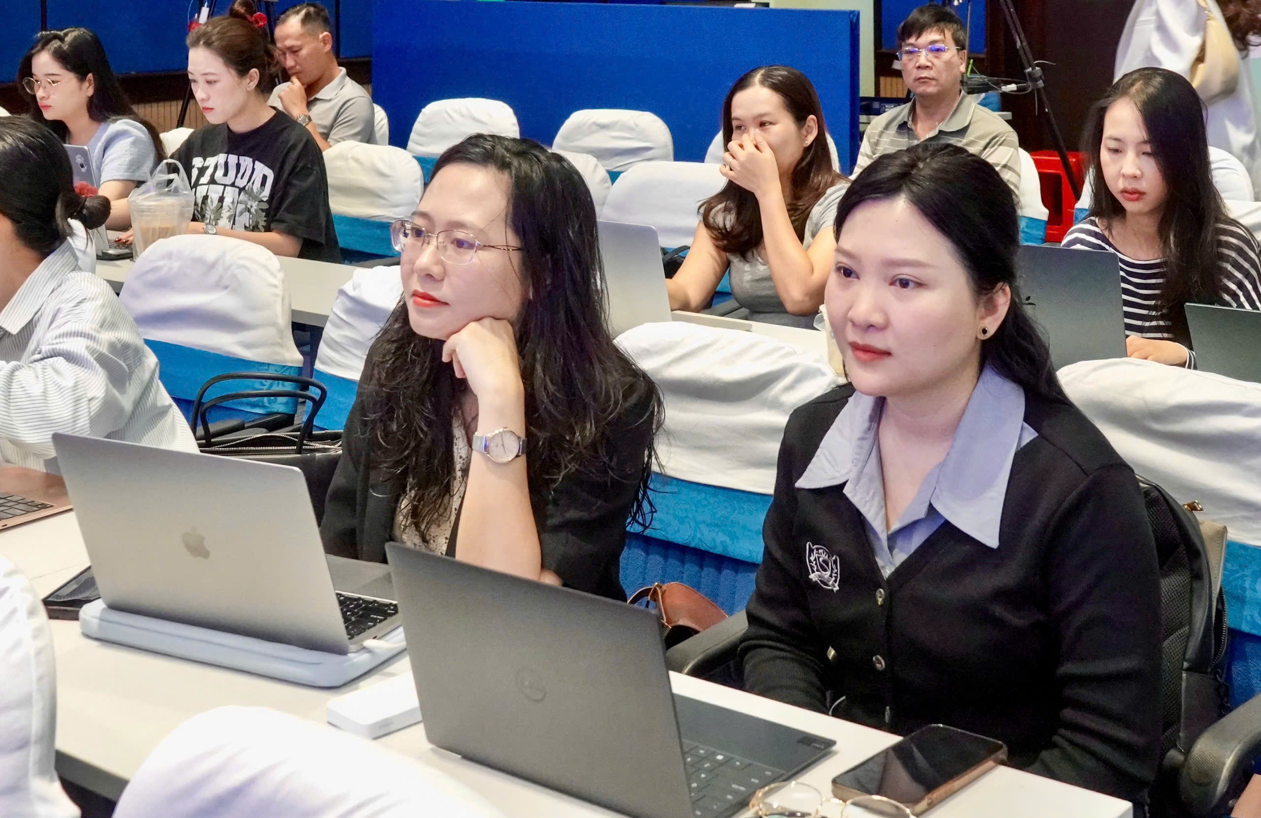 Báo Người Lao Động tiếp tục tổ chức lớp nâng cao AI cho phóng viên, biên tập viên - Ảnh 3.