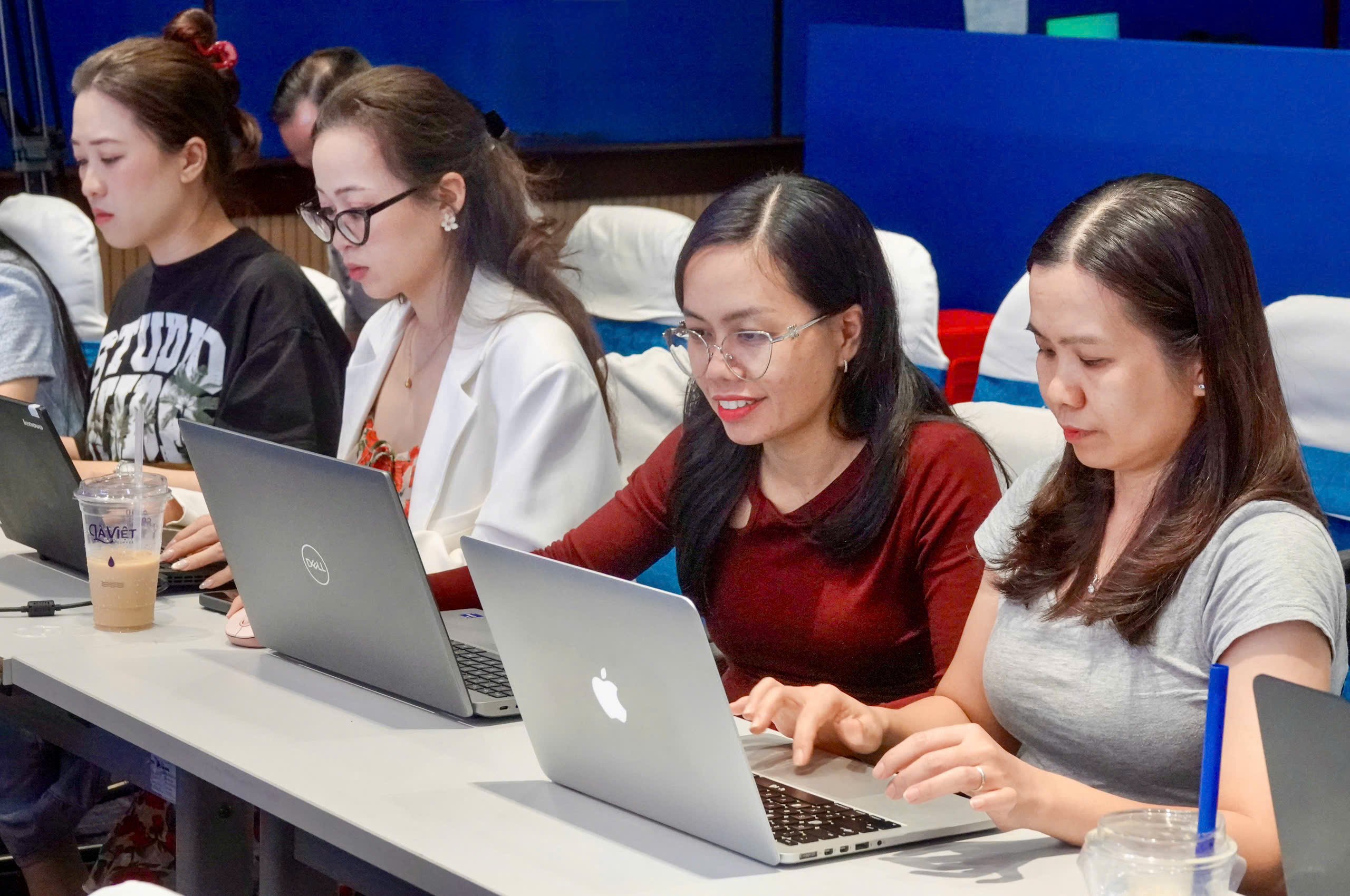 Báo Người Lao Động tiếp tục tổ chức lớp nâng cao AI cho phóng viên, biên tập viên - Ảnh 5.