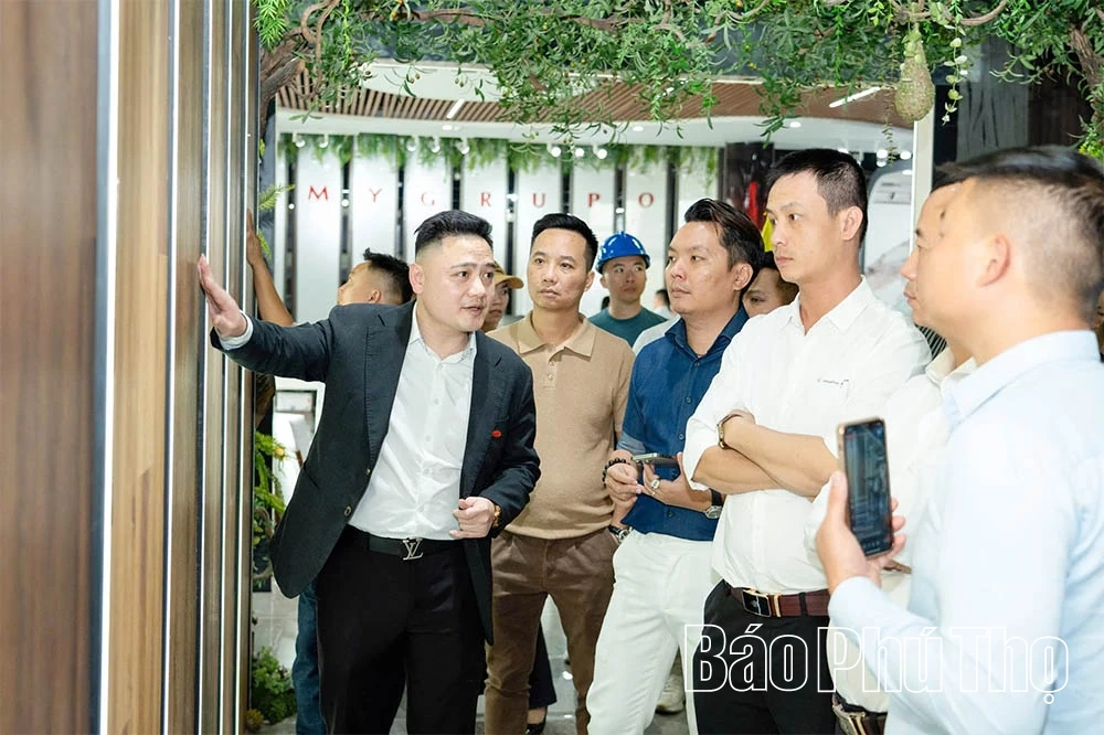 ការកសាងវប្បធម៌សាជីវកម្មអាស៊ីអាមេរិច