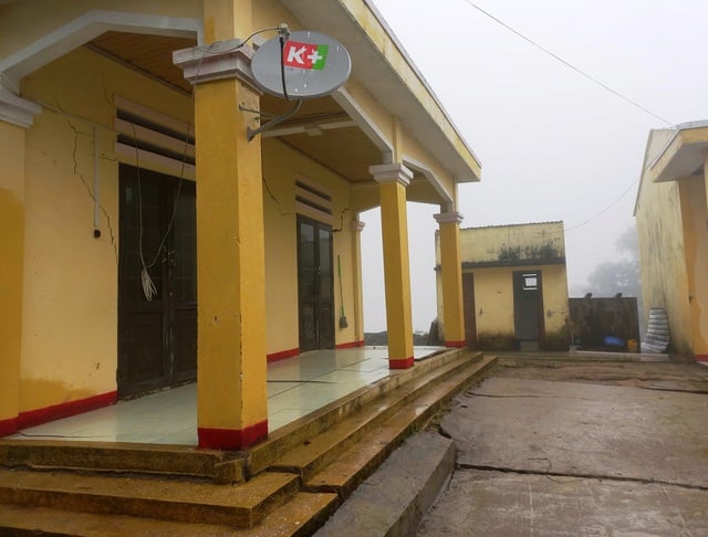 Đà Nẵng: Một điểm trường nguy cơ đổ sập vì sạt lở sau 3 tháng khánh thành - Ảnh 2.