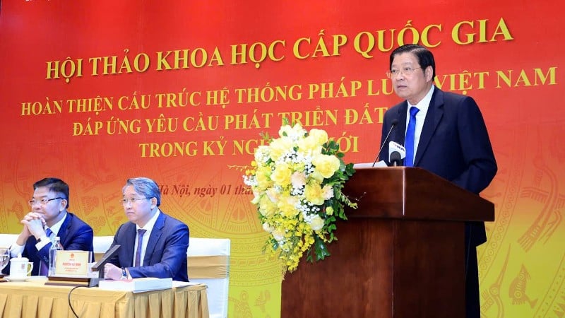 Ủy viên Bộ Chính trị, Bí thư Trung ương Đảng, Trưởng ban Nội chính Trung ương Phan Đình Trạc phát biểu chỉ đạo tại hội thảo.