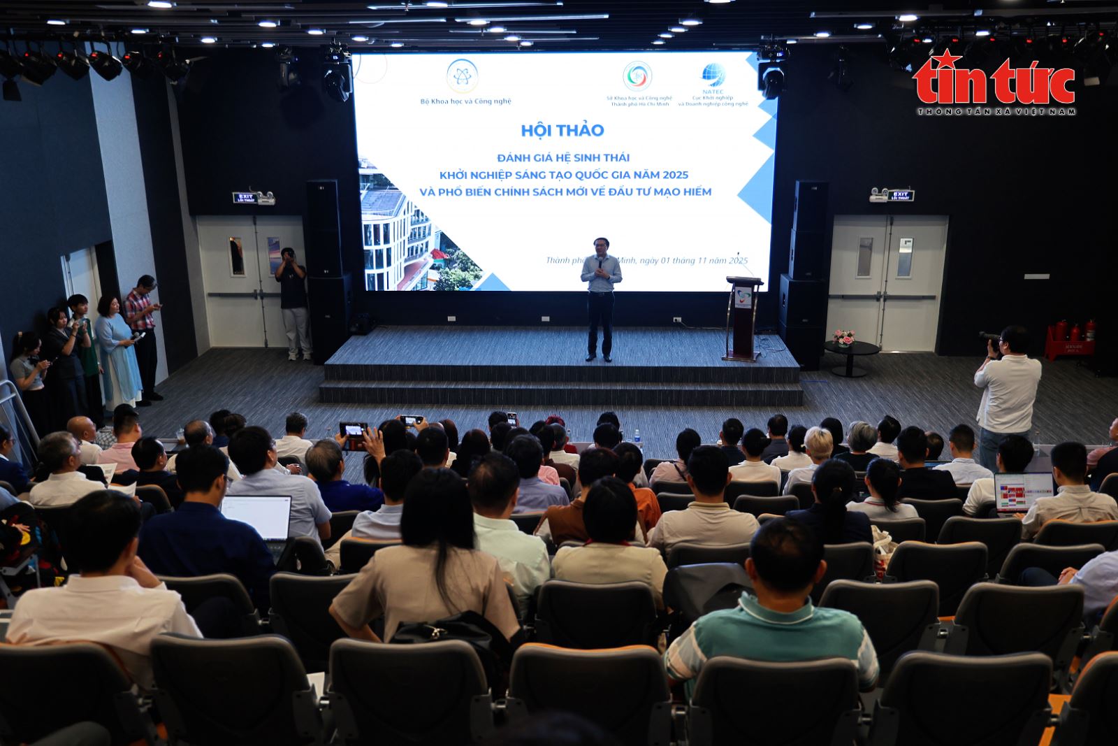 ចំណងជើងរូបថត