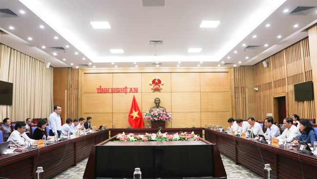 Nghe An លើកស្ទួយសង្គមភាវូបនីយកម្មធនធានដែលត្រូវបានប្រមូលដើម្បីកាត់បន្ថយភាពក្រីក្រ - រូបថត ១. Nghệ An đẩy mạnh công tác xã hội hóa nguồn lực huy động cho công tác giảm nghèo - Ảnh 1.