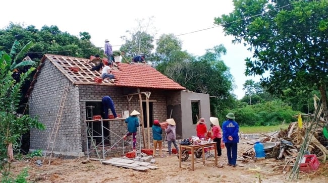 Tổ chức Hội nghị tổng kết Chương trình vận động, hỗ trợ xây dựng, sửa chữa nhà cho người có công, người nghèo, người có khó khăn về nhà ở trên địa bàn tỉnh Nghệ An - Ảnh 1.