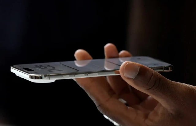 iPhone Air trở thành hàng hot trên thị trường điện thoại cũ - Ảnh 1.