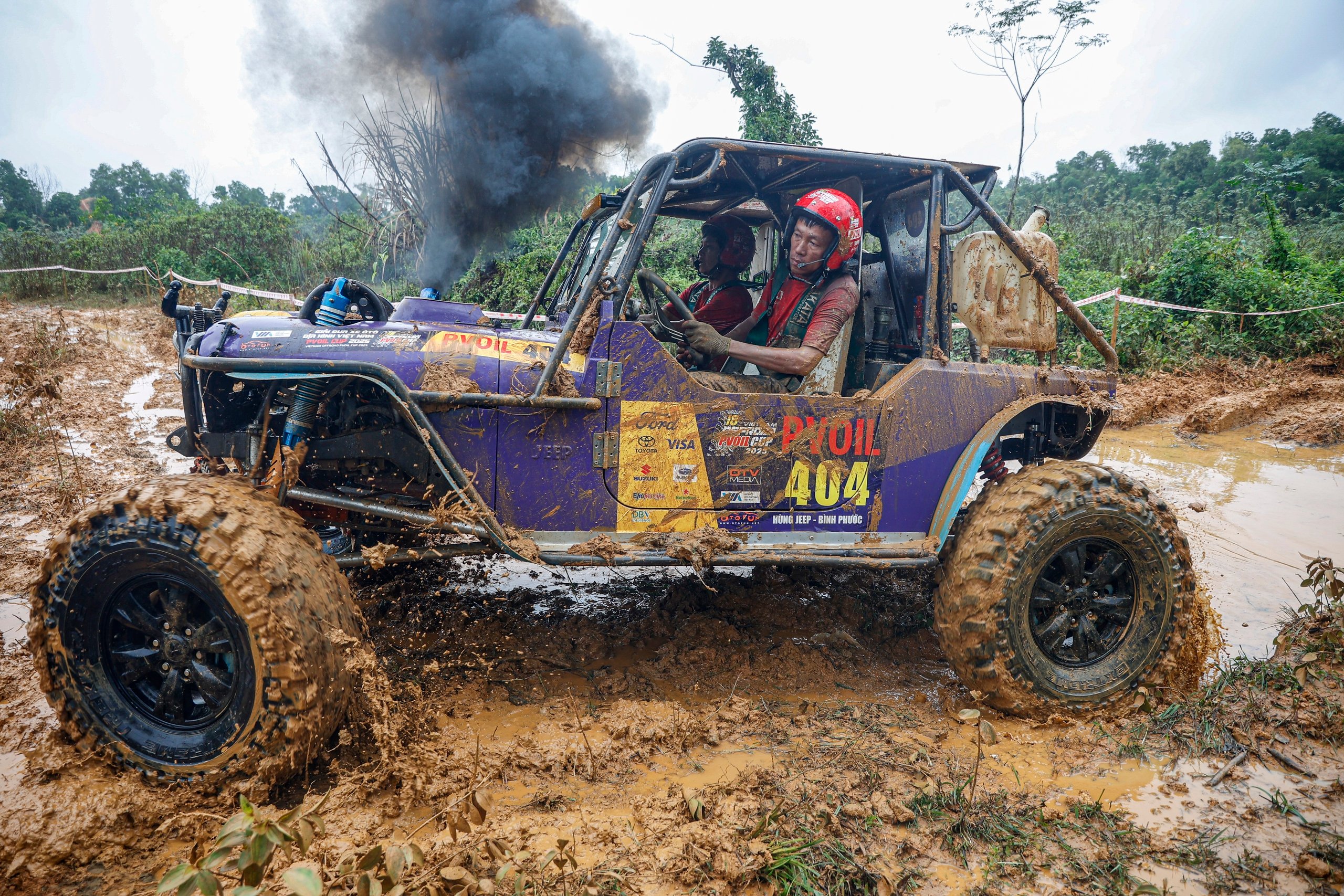'Lái cứng' loay hoay vượt lầy tại giải đua ô tô địa hình lớn nhất Việt Nam- Ảnh 6.