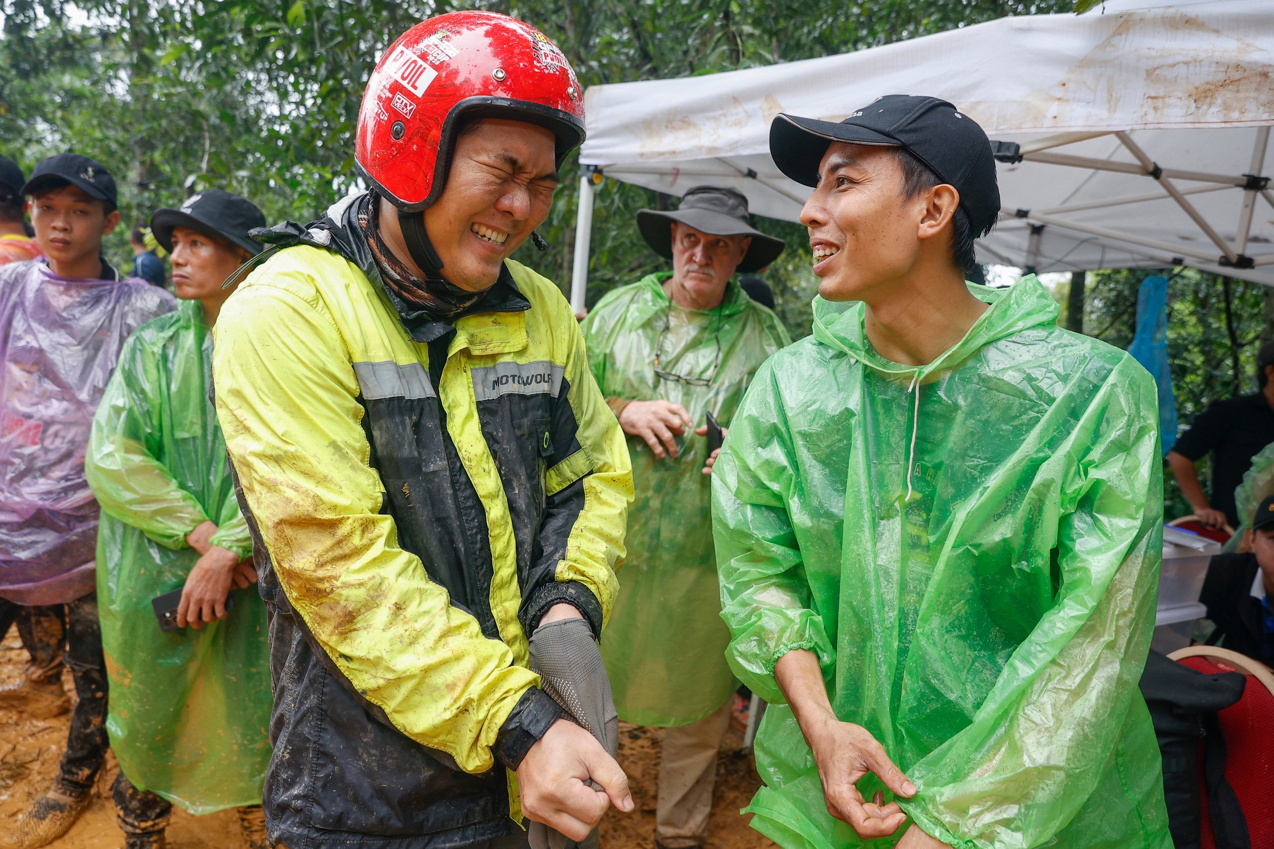 'Lái cứng' loay hoay vượt lầy tại giải đua ô tô địa hình lớn nhất Việt Nam- Ảnh 12.