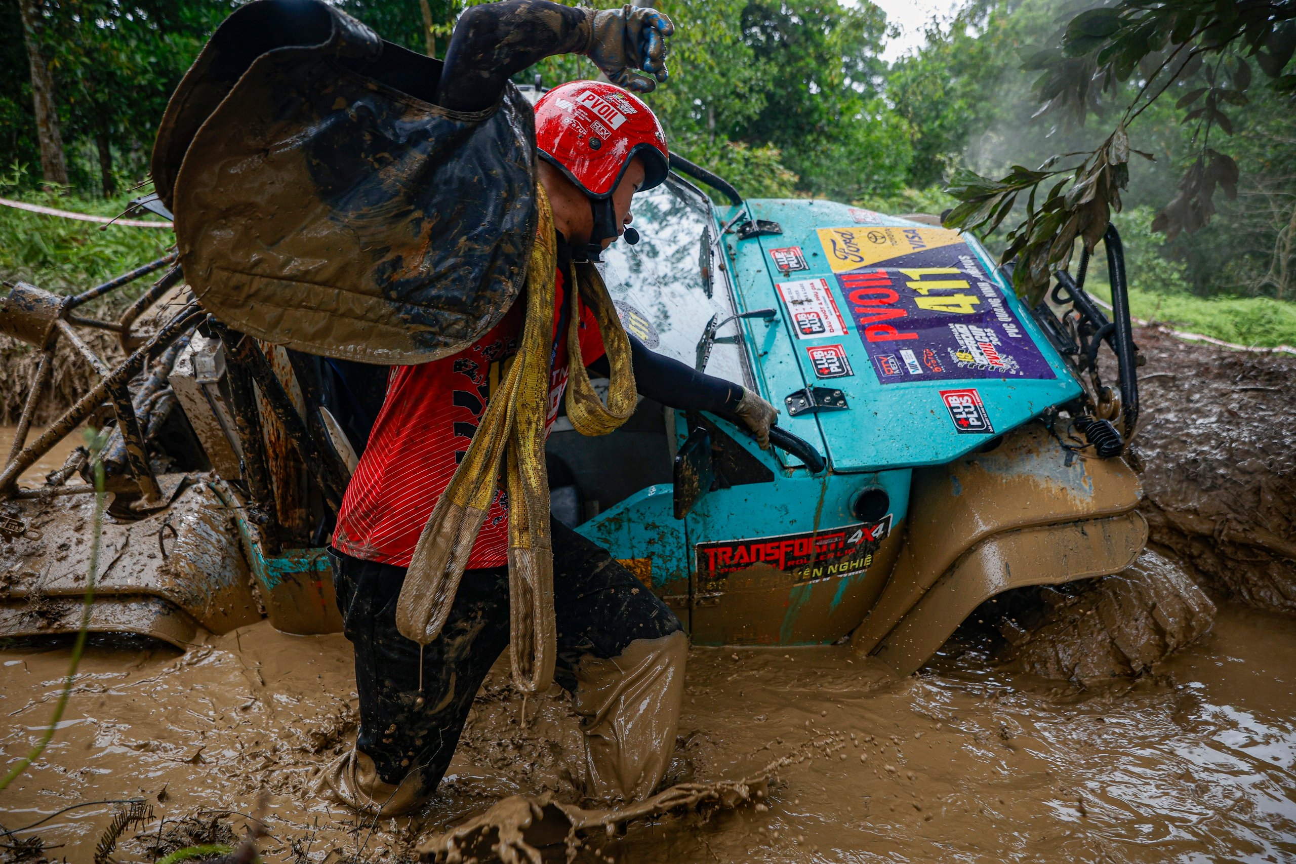 'Lái cứng' loay hoay vượt lầy tại giải đua ô tô địa hình lớn nhất Việt Nam- Ảnh 14.
