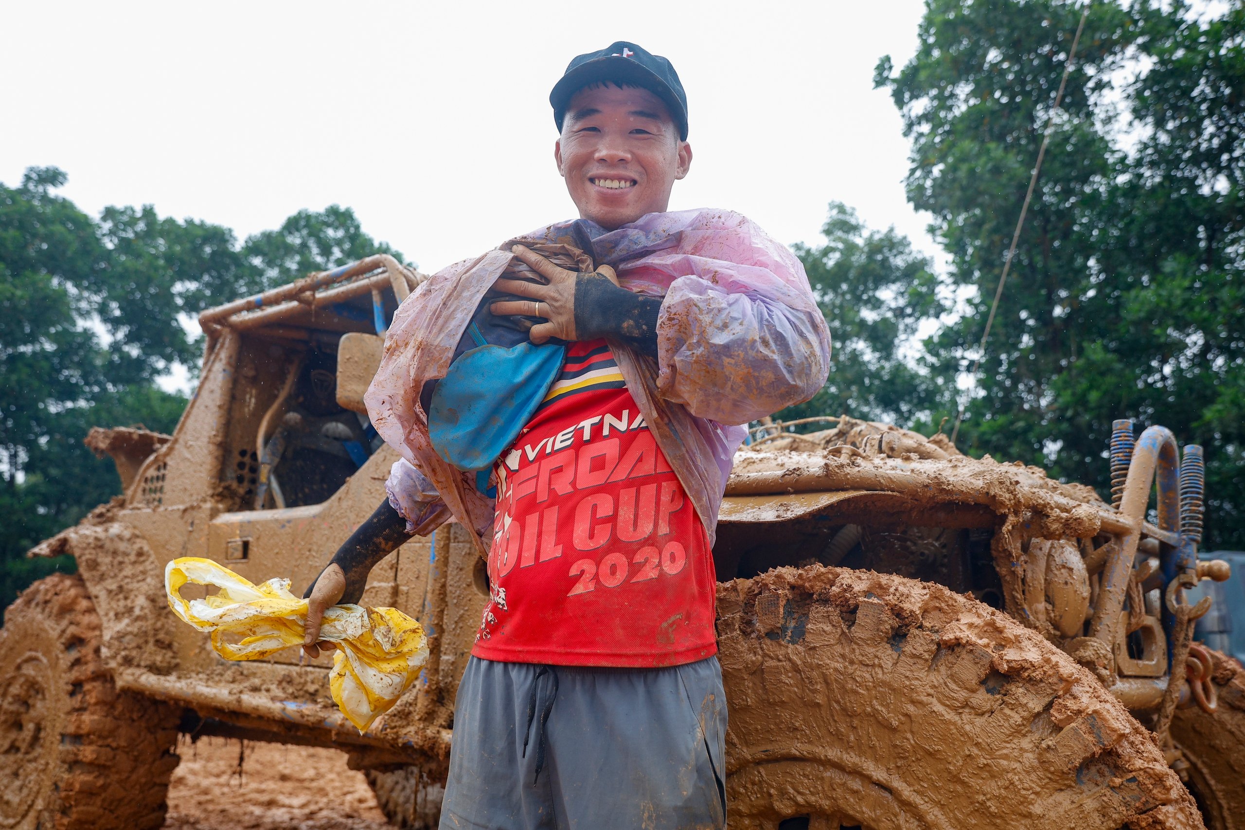 'Lái cứng' loay hoay vượt lầy tại giải đua ô tô địa hình lớn nhất Việt Nam- Ảnh 20.