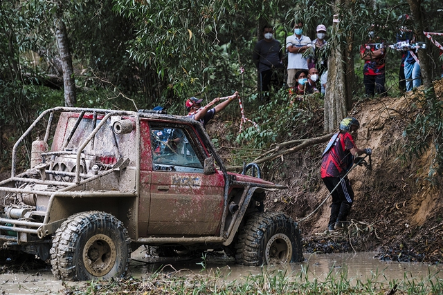چالش جدید در مسابقات زمینی شنی - جام چالش Bau Trang HTV - عکس ۲. Thử thách mới ở giải đua xe địa hình trên cát - Bàu Trắng HTV Challenge Cup - Ảnh 2.