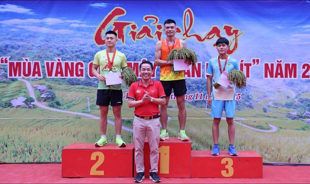 بیش از ۱۰۰۰ ورزشکار در مسابقه «فصل طلایی در میان ابرهای بن ایت» شرکت می‌کنند - عکس ۴