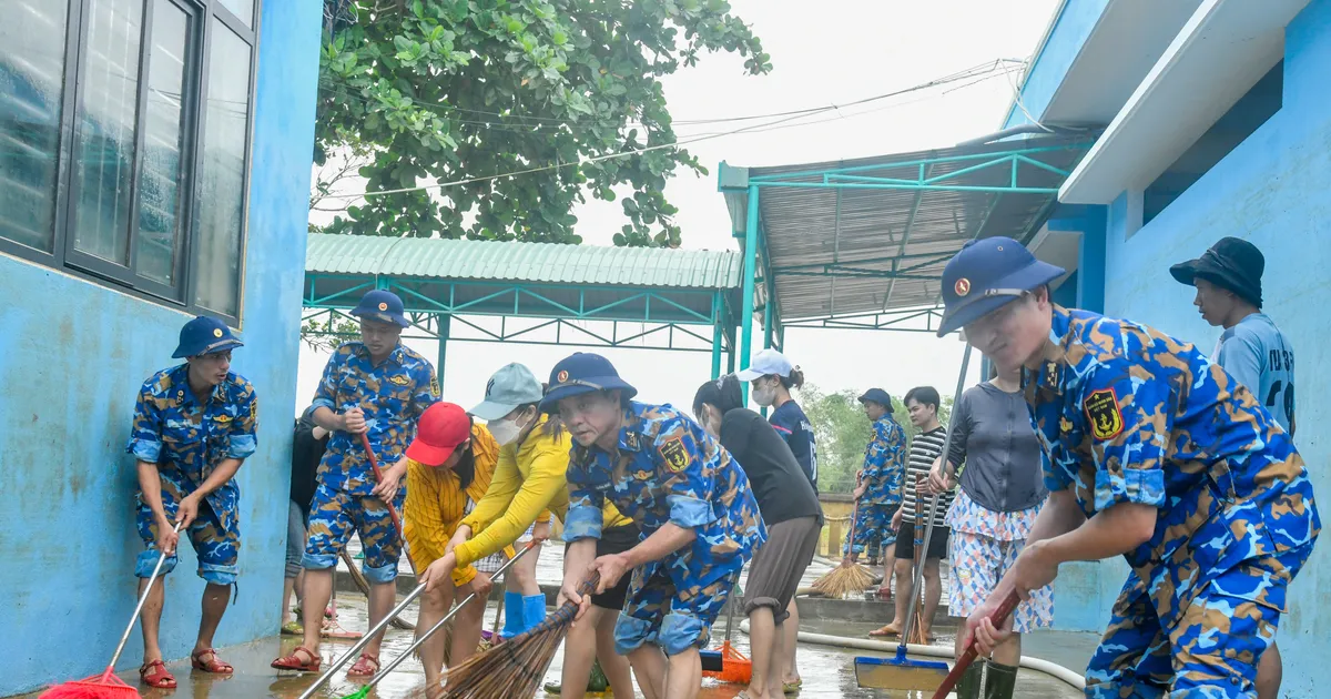 Để nụ cười trở lại trên khuôn mặt thầy cô