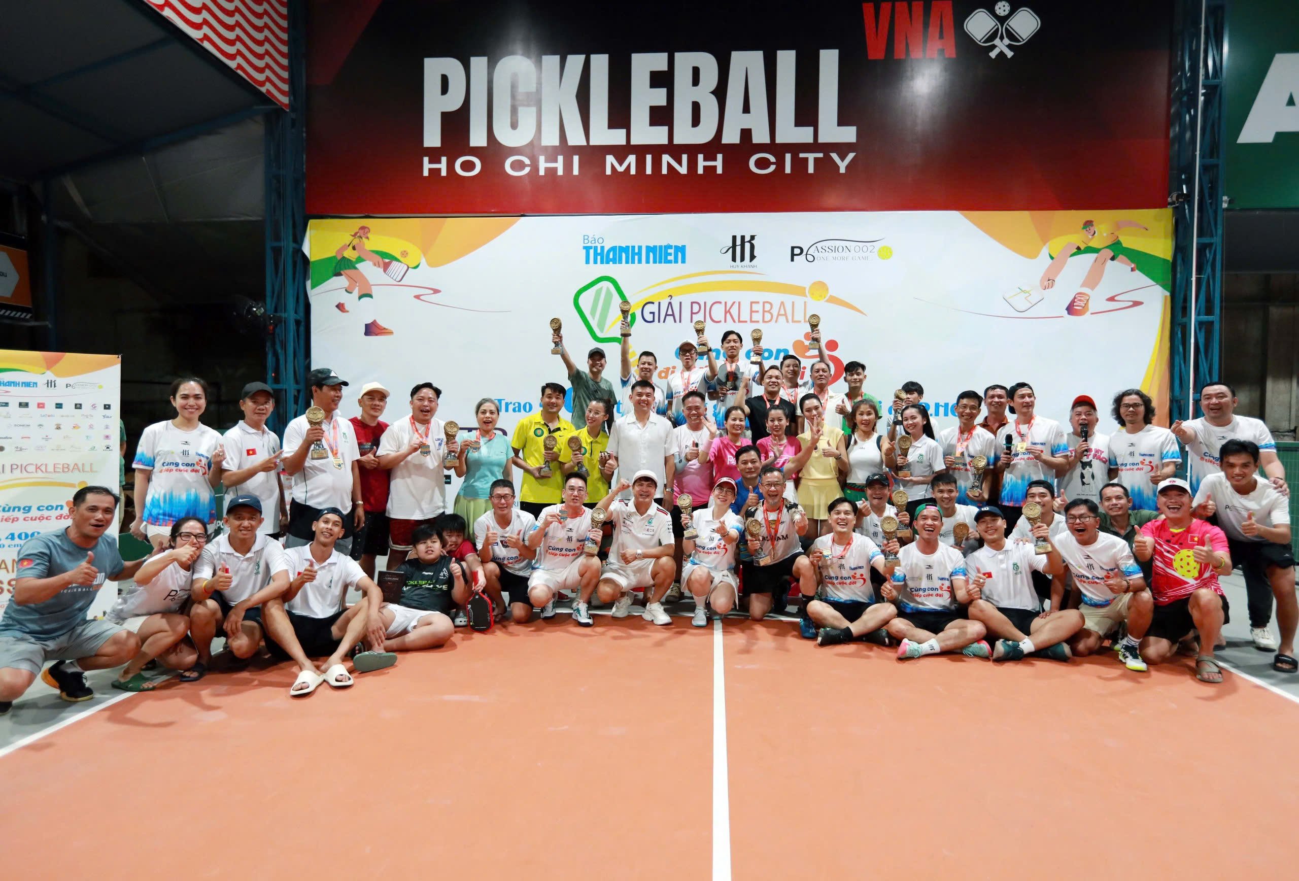 Lý Hoàng Nam bất ngờ xuất hiện tại giải pickleball 'Cùng con đi tiếp cuộc đời' - Ảnh 9.