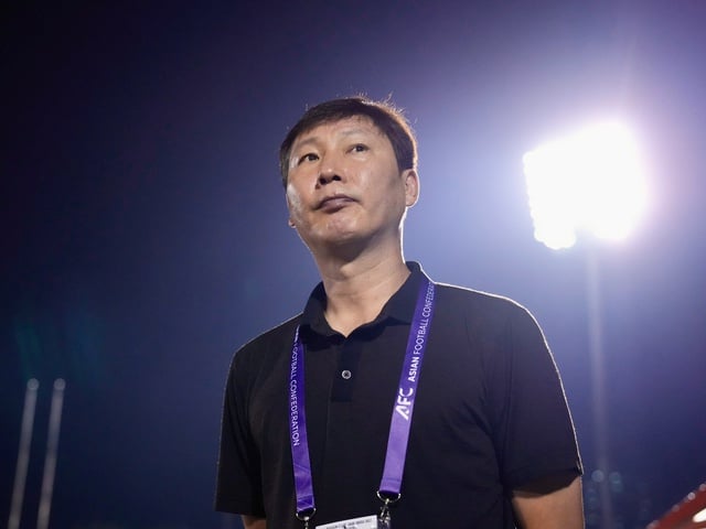 Trener Kim Sang-sik avslørte sannheten for første gang: Han var redd for å få seniorspilleren Park Hang-seo til å «miste ansikt» – Bilde 4. HLV Kim Sang-sik lần đầu hé lộ một sự thật: Chỉ sợ làm bậc tiền bối Park Hang-seo 'mất mặt'- Ảnh 4.