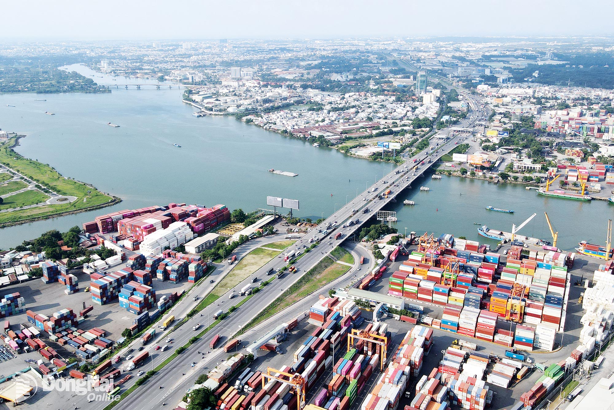 แม่น้ำด่งนายที่ไหลผ่านจังหวัดด่งนายมีคุณค่าทางเศรษฐกิจ นิเวศวิทยา วัฒนธรรม และภูมิทัศน์มากมาย ก่อให้เกิดรากฐานสำหรับการพัฒนาเมืองอย่างยั่งยืน ภาพ: ผู้สนับสนุน