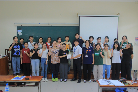 Mở cánh cửa để sinh viên tự trưởng thành - Ảnh 1.