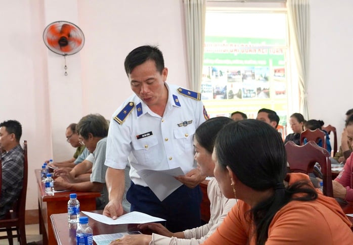 Ngư dân, chủ tàu ký cam kết về chống khai thác IUU- Ảnh 2.