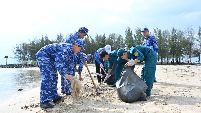 Ngư dân, chủ tàu ký cam kết về chống khai thác IUU- Ảnh 5.