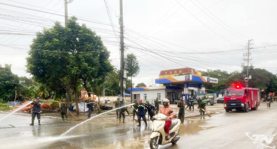 Saneamento ambiental geral nos conjuntos residenciais 38 e 39, bairro de Phan Dinh Phung.