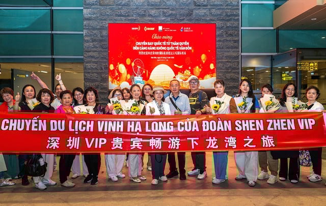 Van Don driver officiellt charterflyg till Shenzhen - Foto 1. Vân Đồn chính thức khai thác chuyến bay charter tới Thâm Quyến
- Ảnh 1.