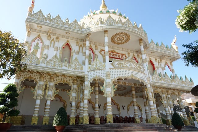 En 20 år gammal Ngo-båt Ghe ngo hơn 20 năm tuổi được 'hồi sinh' bằng nghệ thuật điêu khắc độc đáo- Ảnh 2.